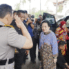 Kapolri Beri Hormat Dan Cium Tangan Megawati